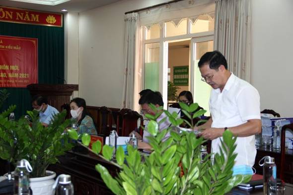 Công nhận đạt chuẩn đối với các xã đủ điều kiện và dừng công nhận NTM nâng cao đối với xã Đông Minh để hoàn thiện tiêu chí