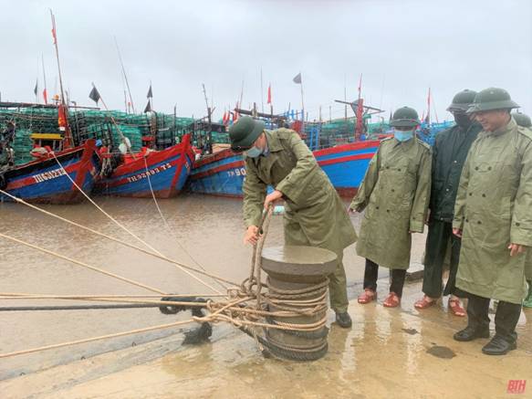 Phó Chủ tịch UBND tỉnh Lê Đức Giang kiểm tra công tác phòng, chống thiên tai tại huyện Quảng Xương và Triệu Sơn