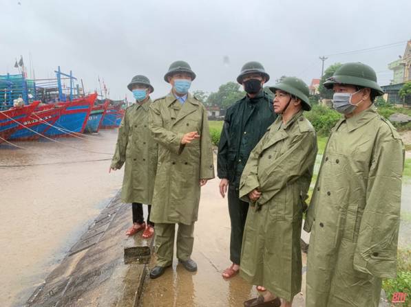 Phó Chủ tịch UBND tỉnh Lê Đức Giang kiểm tra công tác phòng, chống thiên tai tại huyện Quảng Xương và Triệu Sơn