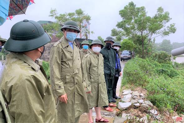 Phó Chủ tịch UBND tỉnh Lê Đức Giang kiểm tra công tác phòng, chống thiên tai tại huyện Quảng Xương và Triệu Sơn