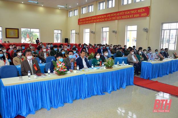 Xã Hải Lộc đón nhận Quyết định công nhận xã đạt chuẩn nông thôn mới