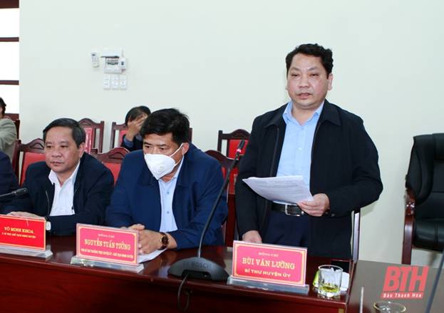 Phó Chủ tịch UBND tỉnh Lê Đức Giang kiểm tra, giải quyết một số kiến nghị trong phát triển kinh tế - xã hội ở huyện Bá Thước