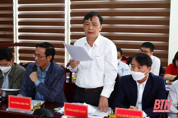 Phó Chủ tịch UBND tỉnh Lê Đức Giang kiểm tra, giải quyết một số kiến nghị trong phát triển kinh tế - xã hội ở huyện Bá Thước