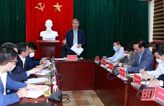 Phó Chủ tịch UBND tỉnh Lê Đức Giang kiểm tra, giải quyết một số kiến nghị trong phát triển kinh tế - xã hội ở huyện Bá Thước
