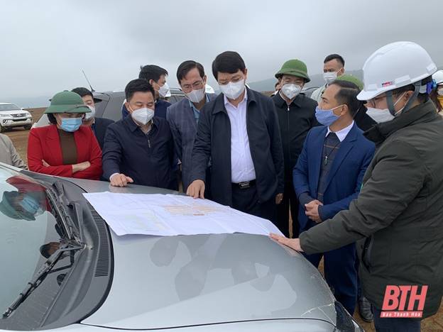 Phó Chủ tịch UBND tỉnh Lê Đức Giang kiểm tra tình hình sản xuất tại huyện Nông Cống