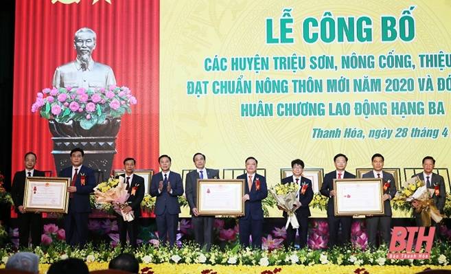 Công bố các huyện Triệu Sơn, Nông Cống, Thiệu Hóa đạt chuẩn Nông thôn mới và đón nhận Huân chương Lao động hạng Ba