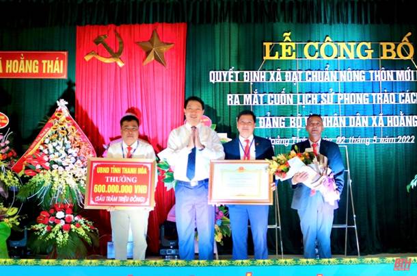 Xã Hoằng Thái đón Bằng công nhận xã đạt chuẩn Nông thôn mới nâng cao